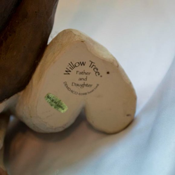 Willow Tree Figurine - Father and Daughter- 2000 - Picture 6 of 6